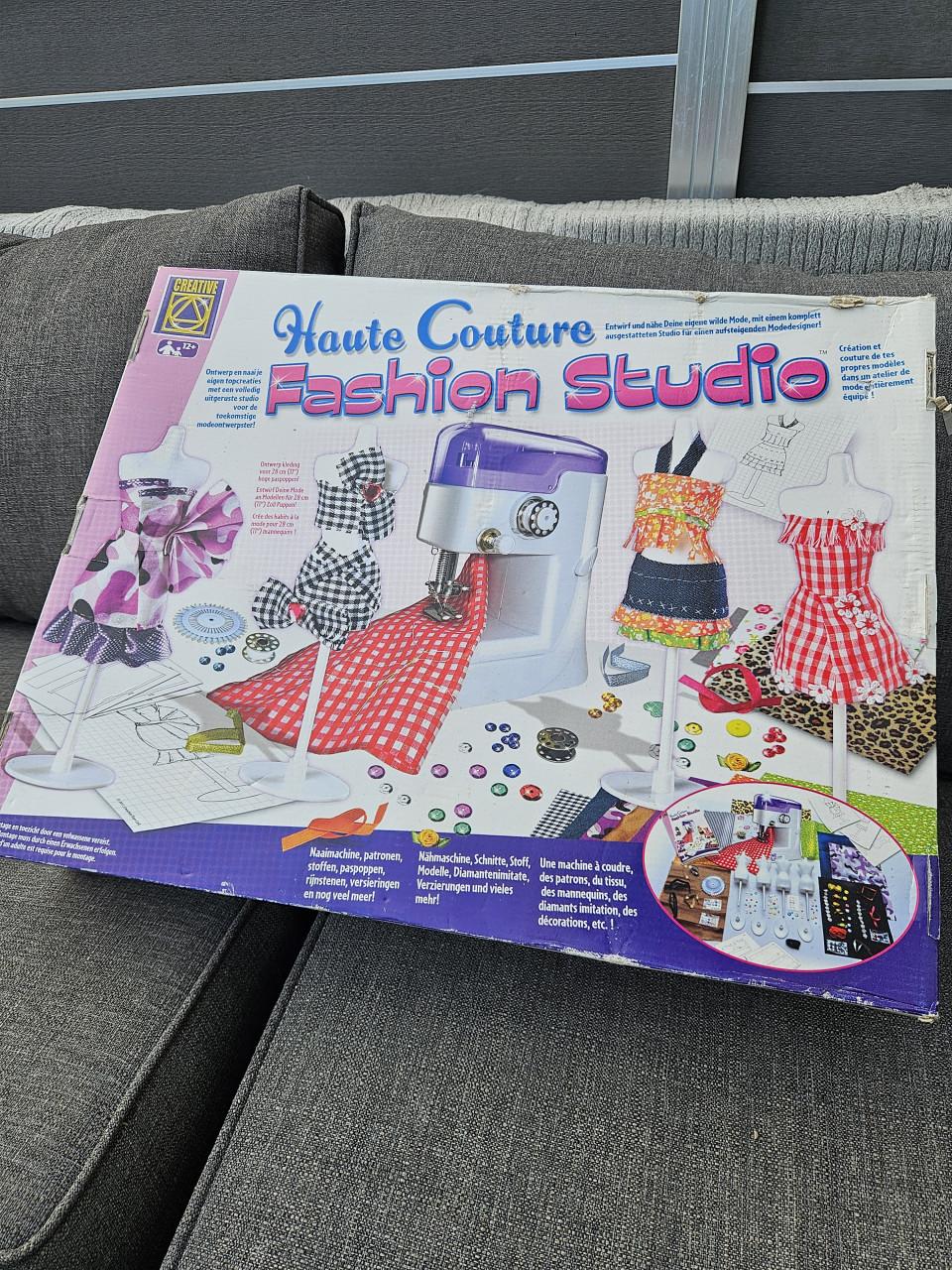 Nieuw vintage Haute Couture Fashion Studio naaistudio