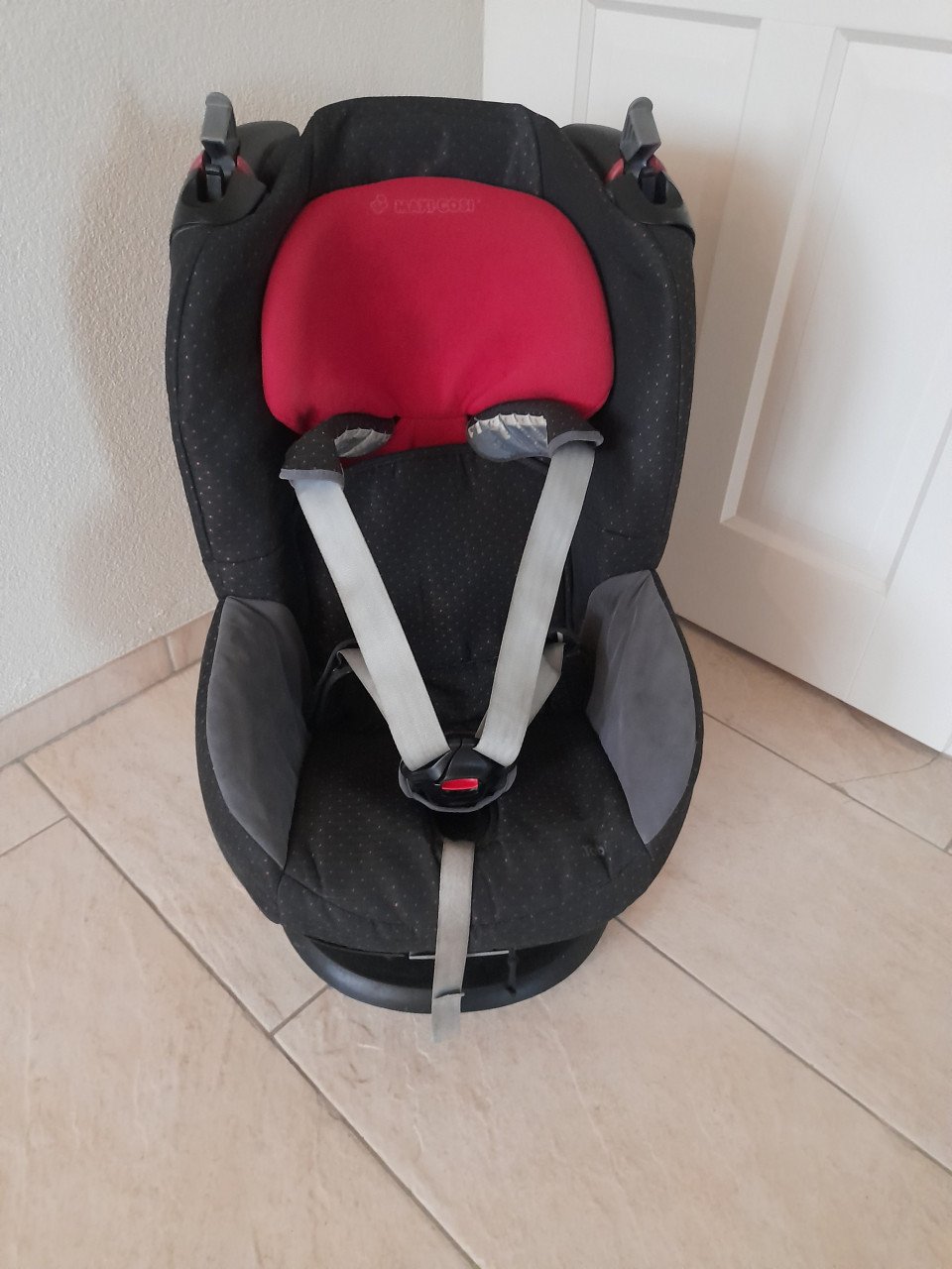 Maxi cosi Tobi (in goede staat ) 9 / 18 KG  Bekleding in schone staat!