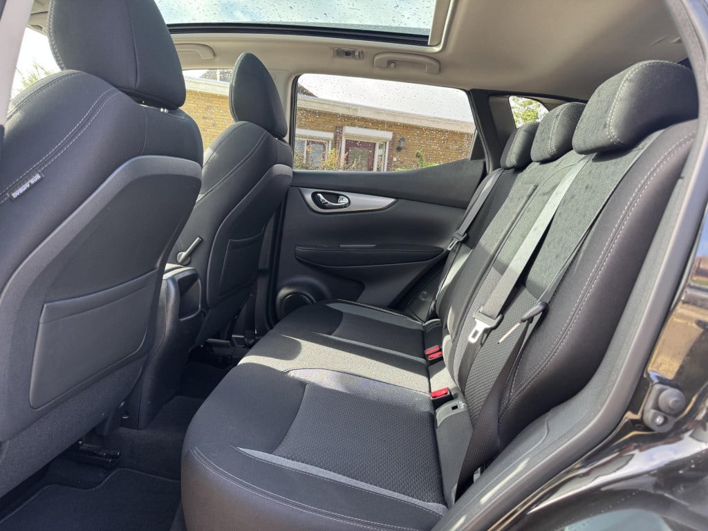 Nissan Qashqai 1.2 n-connecta design pack | trekhaak | panoramadak | naviga