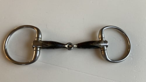 Trust sweet iron locked bustrens