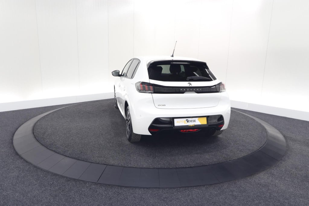 Peugeot 208 puretech 100 allure pack | camera | apple carplay | stoelverwar