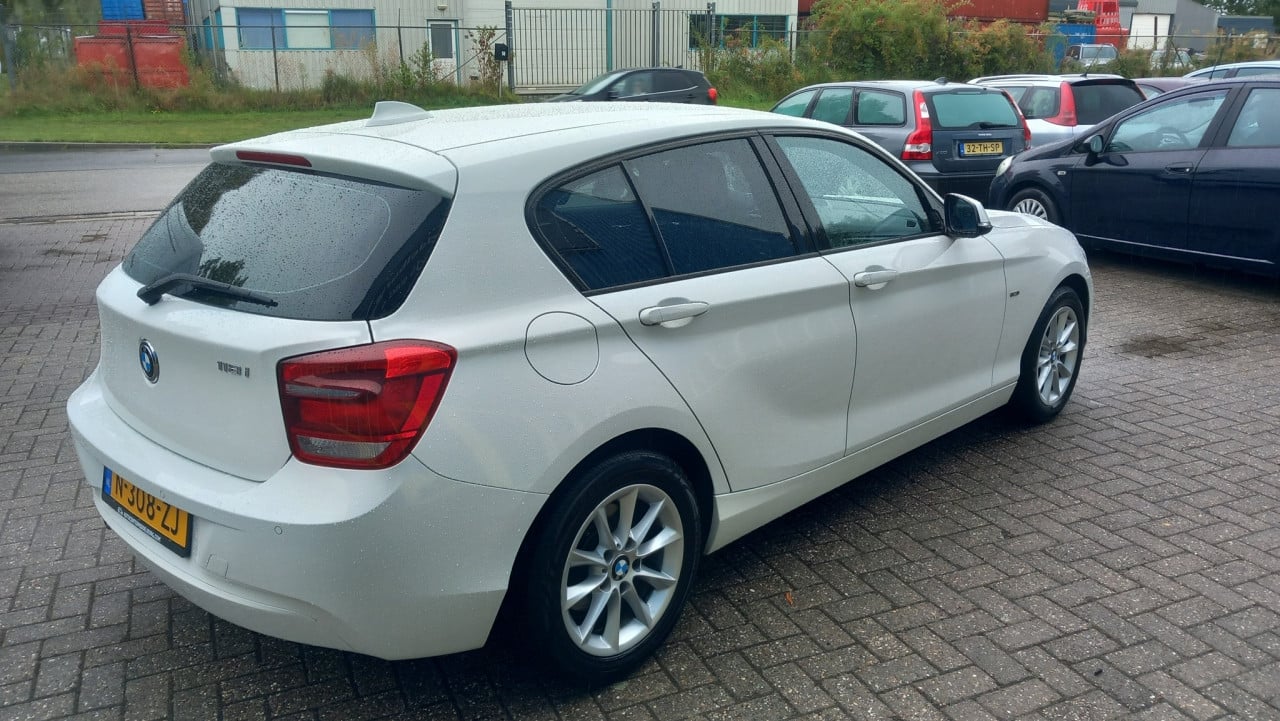 Bmw 1-SERIE 118i Business Urban 5drs bj:2012 airco-navigatie-leer