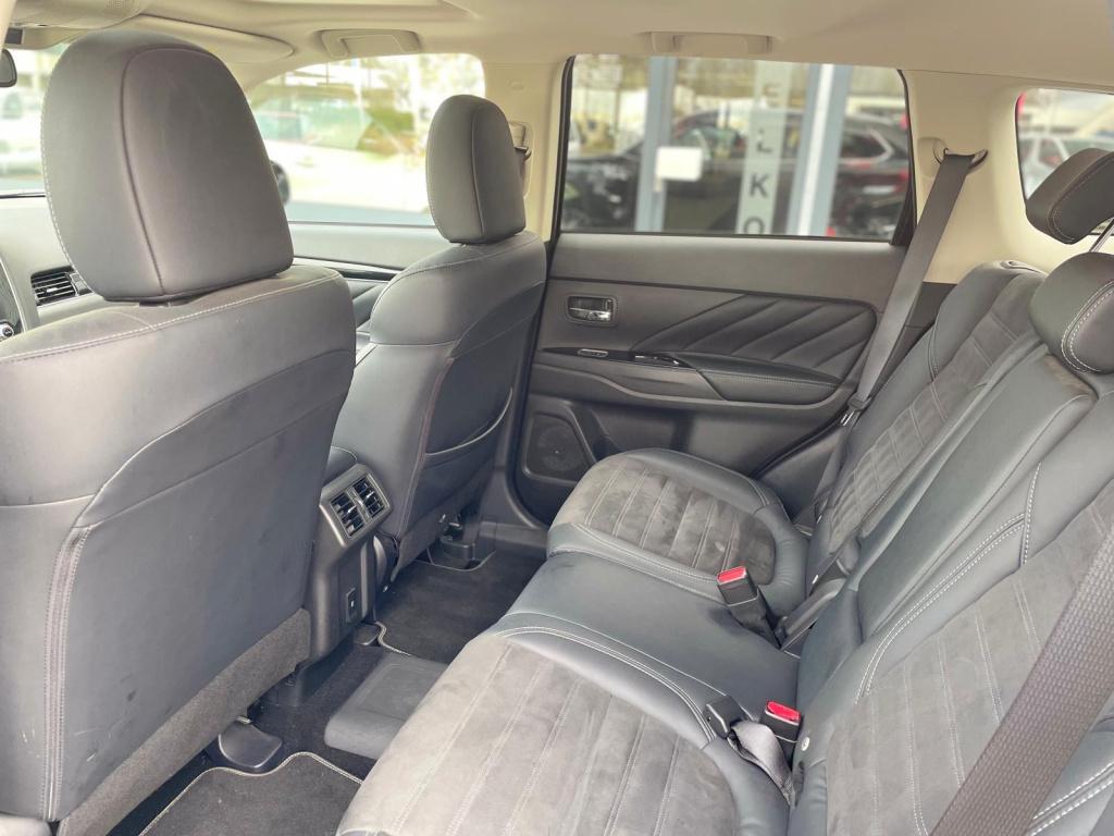 Mitsubishi Outlander 2.4 phev intense+