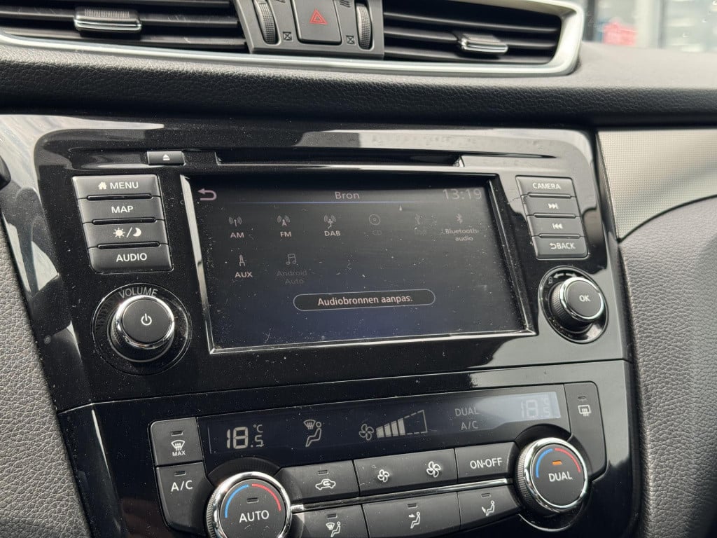 Nissan Qashqai 1.3 dig-t n-connecta design pack | panoramadak | apple carpl