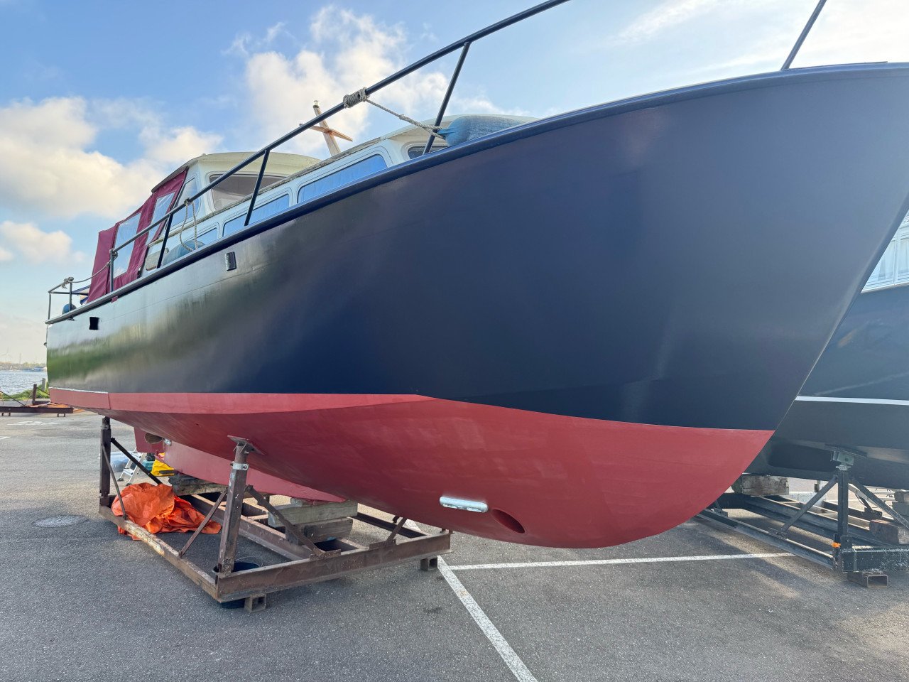 Stalen Braassem motorkruiser 9,8mtr, vaarklaar met ligplaats