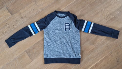 Jongens shirt lange mouw maat 134/140