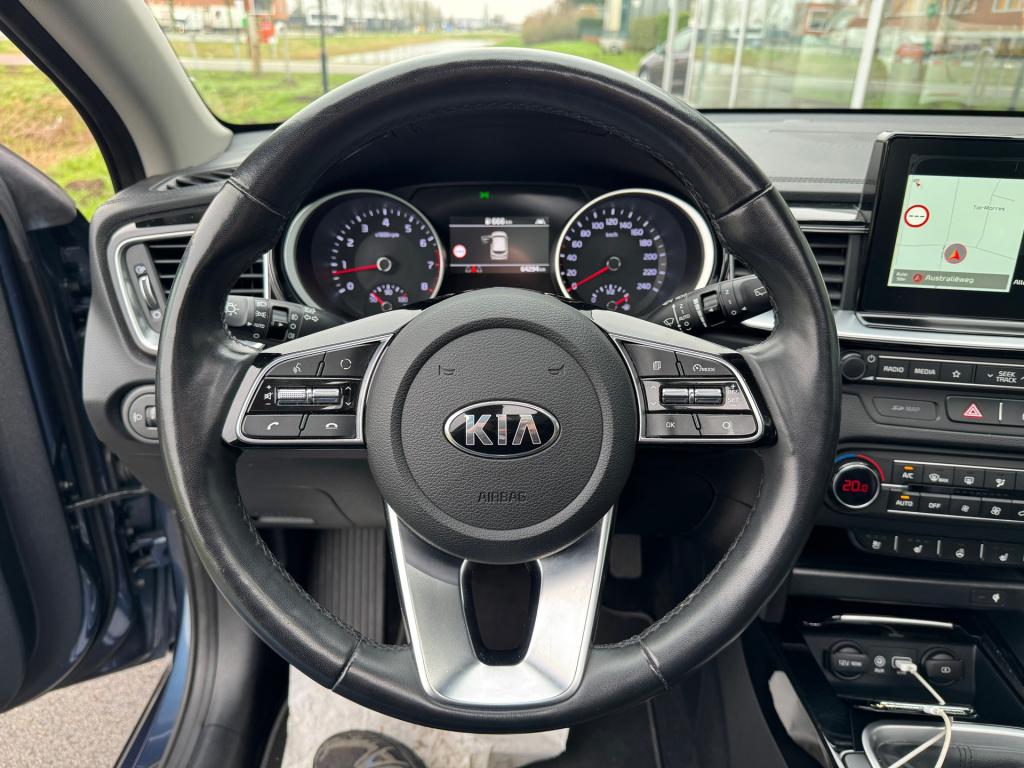 Kia Cee'd 1.4 t-gdi executiveline , apple-carplay, achteruit rijcamera, lee