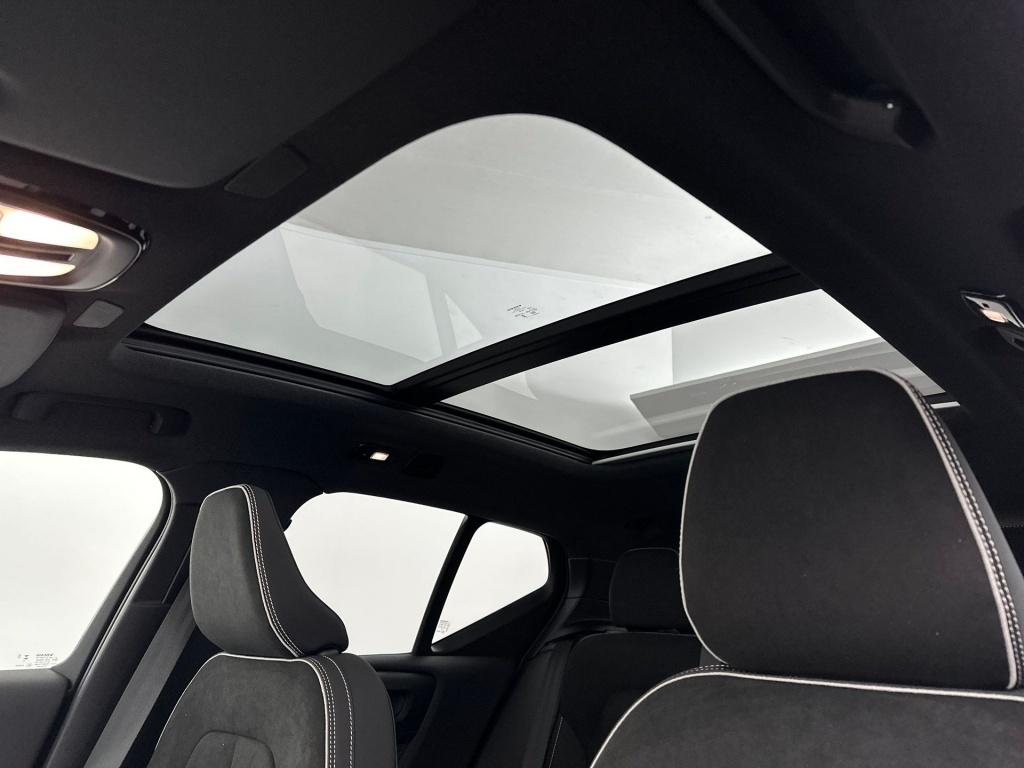 Volvo Ex40 extended ultra black edition europa
