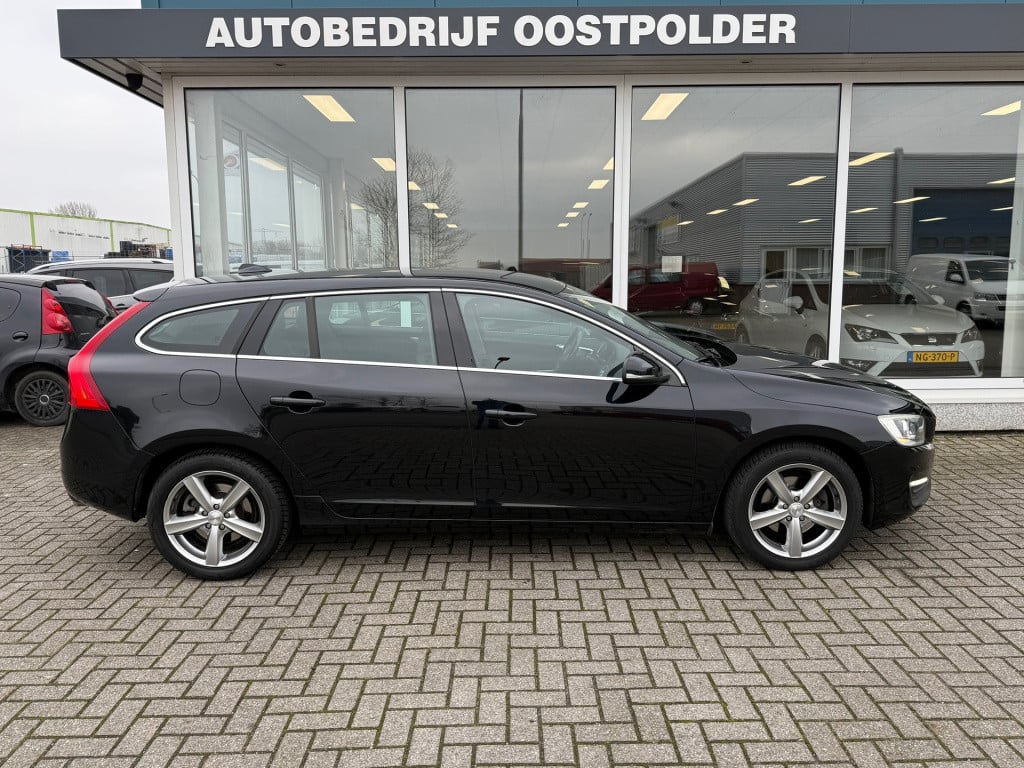 Volvo V60 1.6 t3 momentum