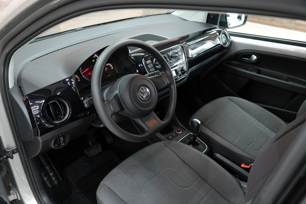 Volkswagen UP! 1.0 move up! | pdc | airco | automaat |