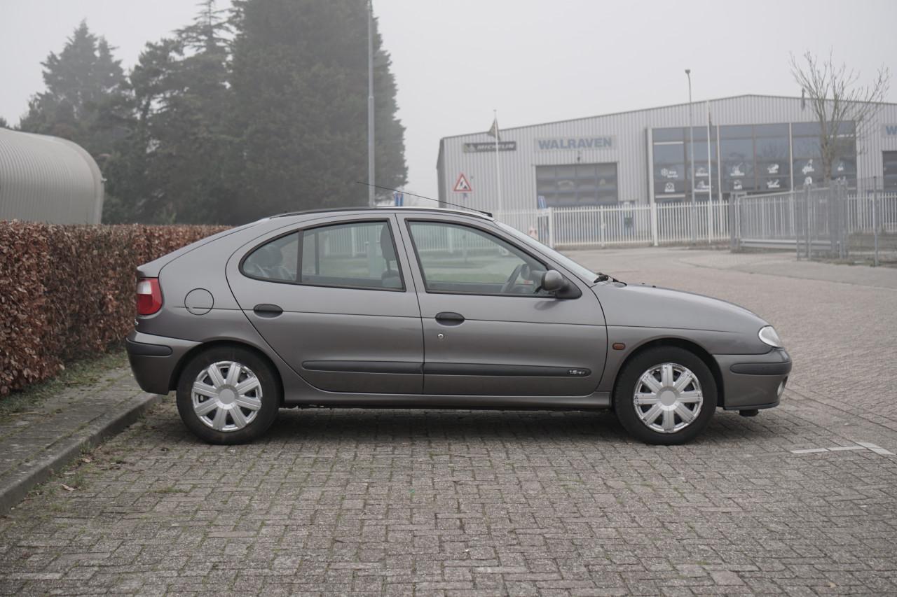 Renault Megane Berline - APK tot 4 juni 2027