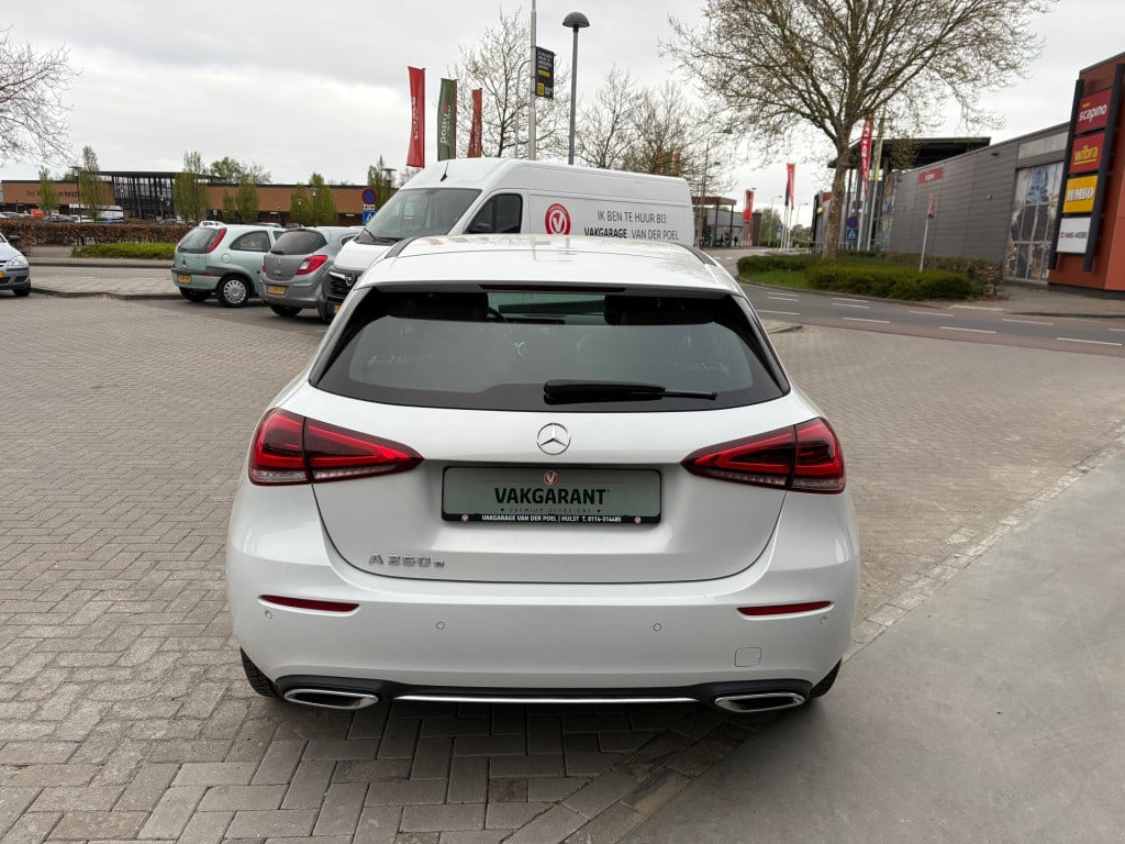 Mercedes-Benz A-Klasse 250 e business solution luxury limited