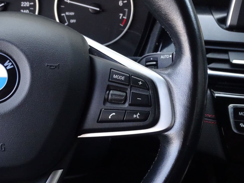 BMW 2-serie active tourer 218i executive | stoelverwarming | navi | bluetoo
