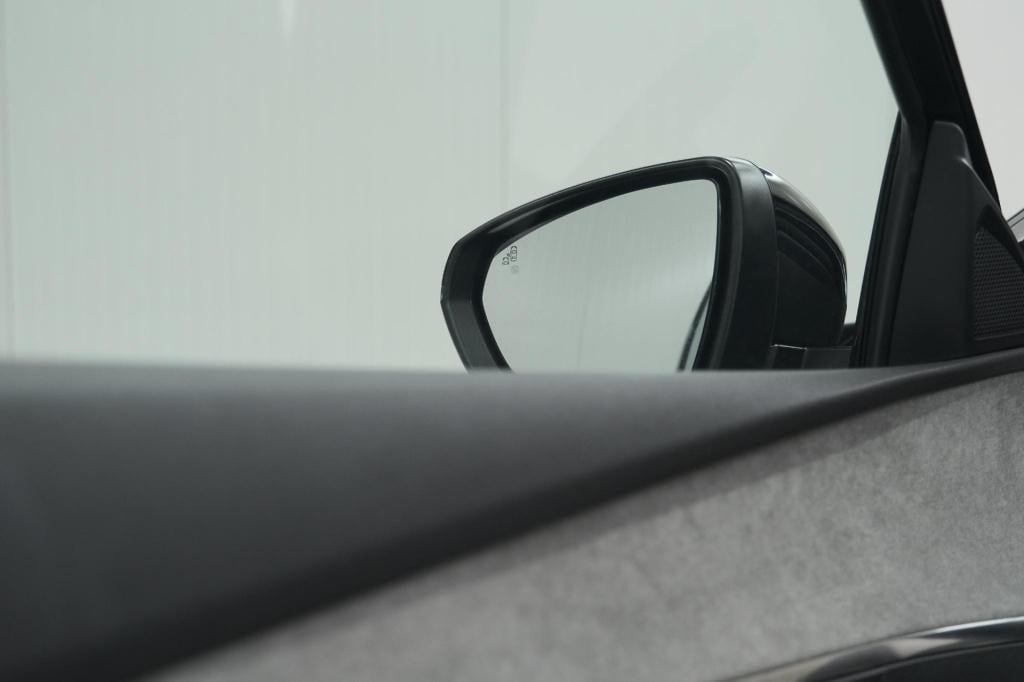 Peugeot 5008 hybrid 136 e-dcs6 gt | camera | dodehoekdetectie | navigatie |