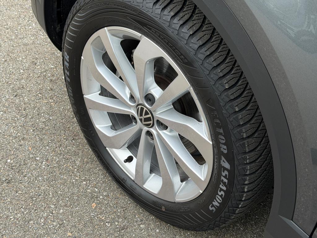 Volkswagen T-roc 1.5 tsi 150pk dsg style | trekhaak | navi | iq light | ada