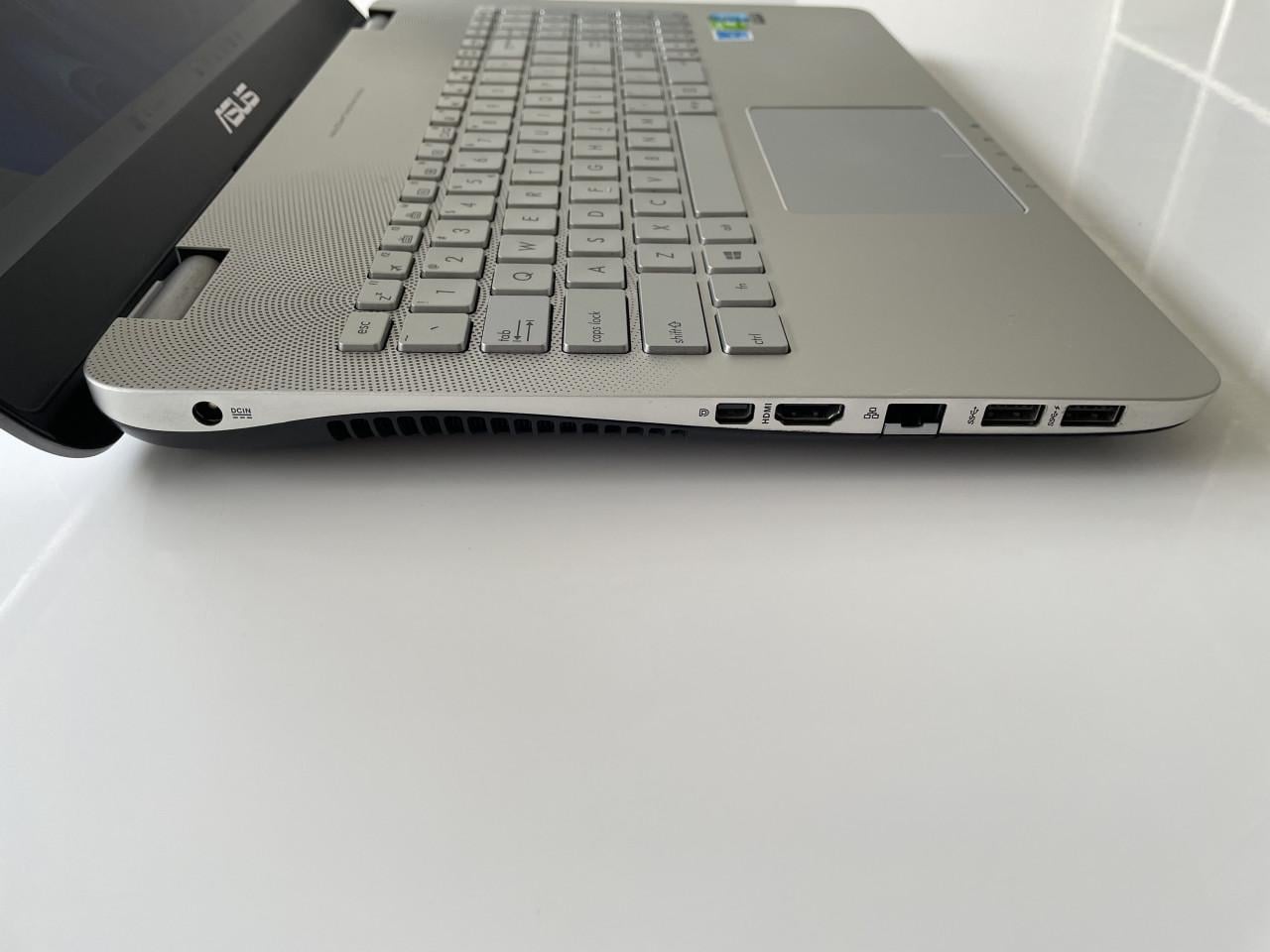 Super snelle game laptop - verlicht toetsenbord