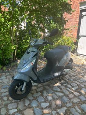 Scooter Piaggio Zip 45 km