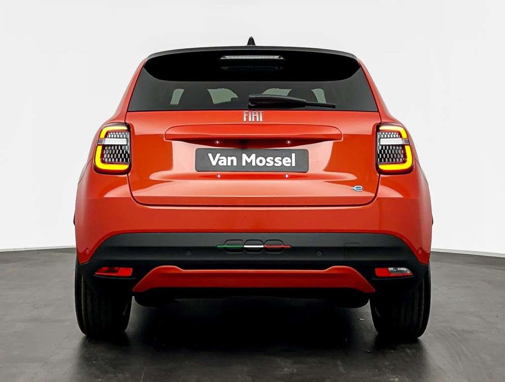 Fiat 600 600e la prima 54 kwh | voorraadmodel | snel rijden mogelijk! | ful