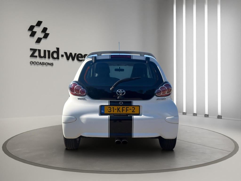 Toyota Aygo 1.0-12v xcite white airco 5 deurs leder