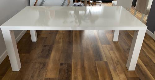 Witte tafel TORESUND van IKEA