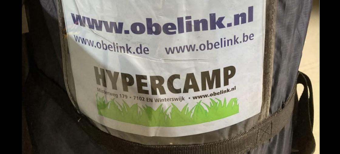 Een compacte 3-persoons bustent van Obelink Hypercamp, model A71136
