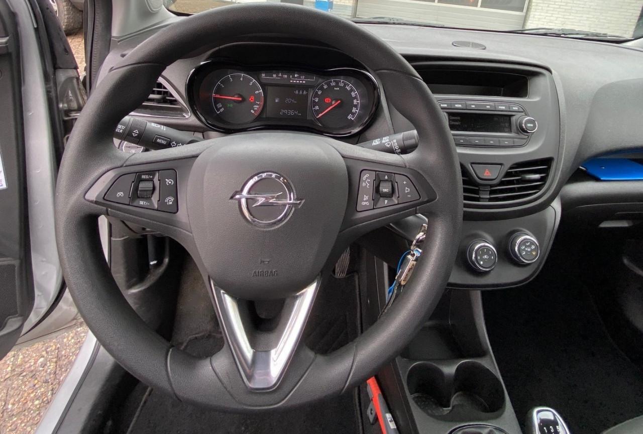 Als nieuwe Opel Karl met zeer lage NAP km! eerste eigenaar! jaar APK 3m gar