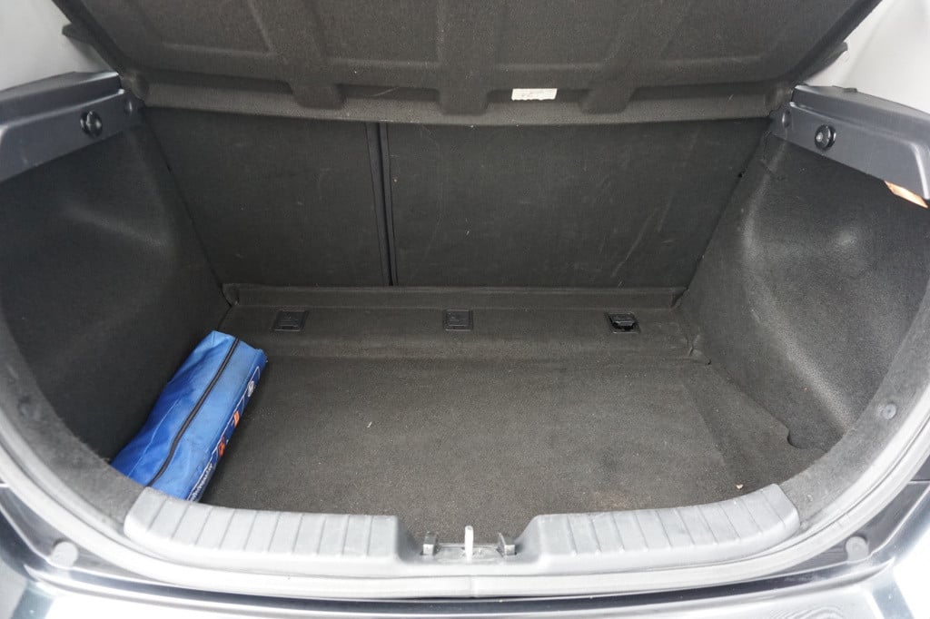 Hyundai I 30 1.4i i-drive cool airco / elektr. ramen / nap