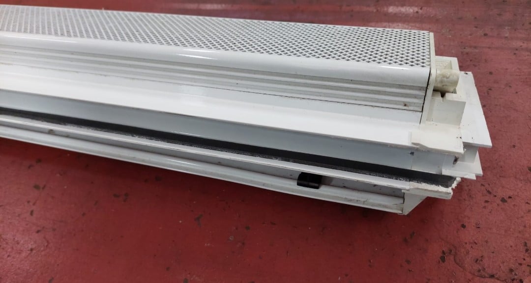 Duco raam ventilatierooster