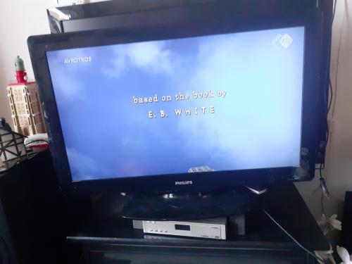 4 x TV *** PHILIPS televisie *** 32 inch = 80 cm + afstandbed. & Div. merk