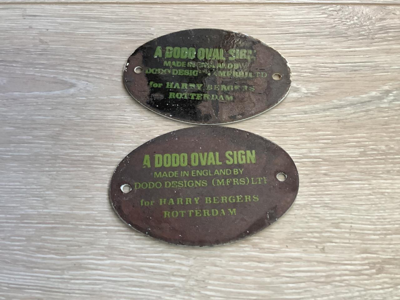 Emaille bordjes. WC en Badkamer