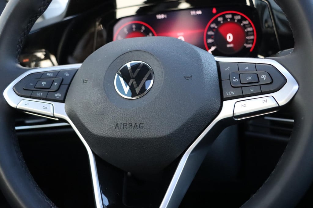 Volkswagen Golf 1.0 tsi life 110pk