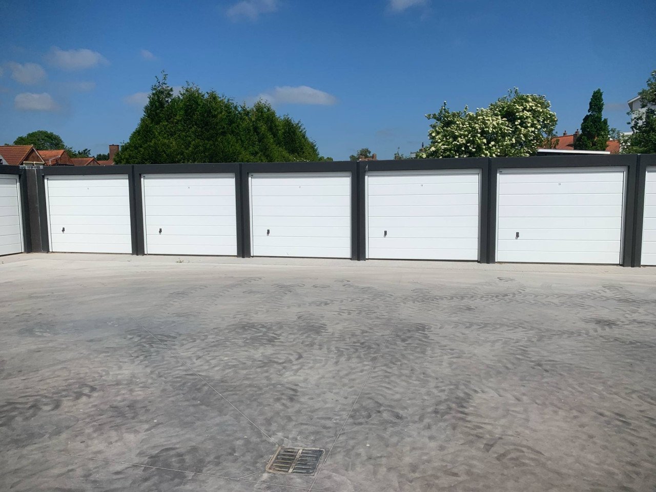 GARAGES TE HUUR TE OOSTBURG, BROUWERIJSTRAAT 45