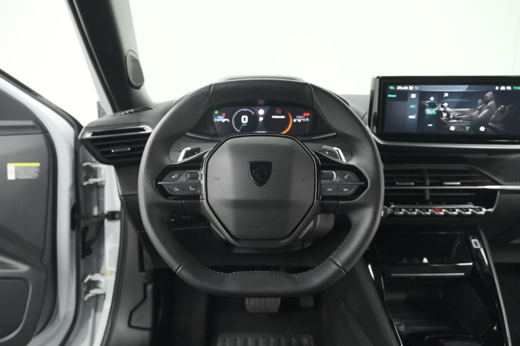 Peugeot 2008 puretech 130 eat8 allure | camera | navigatie | apple carplay 