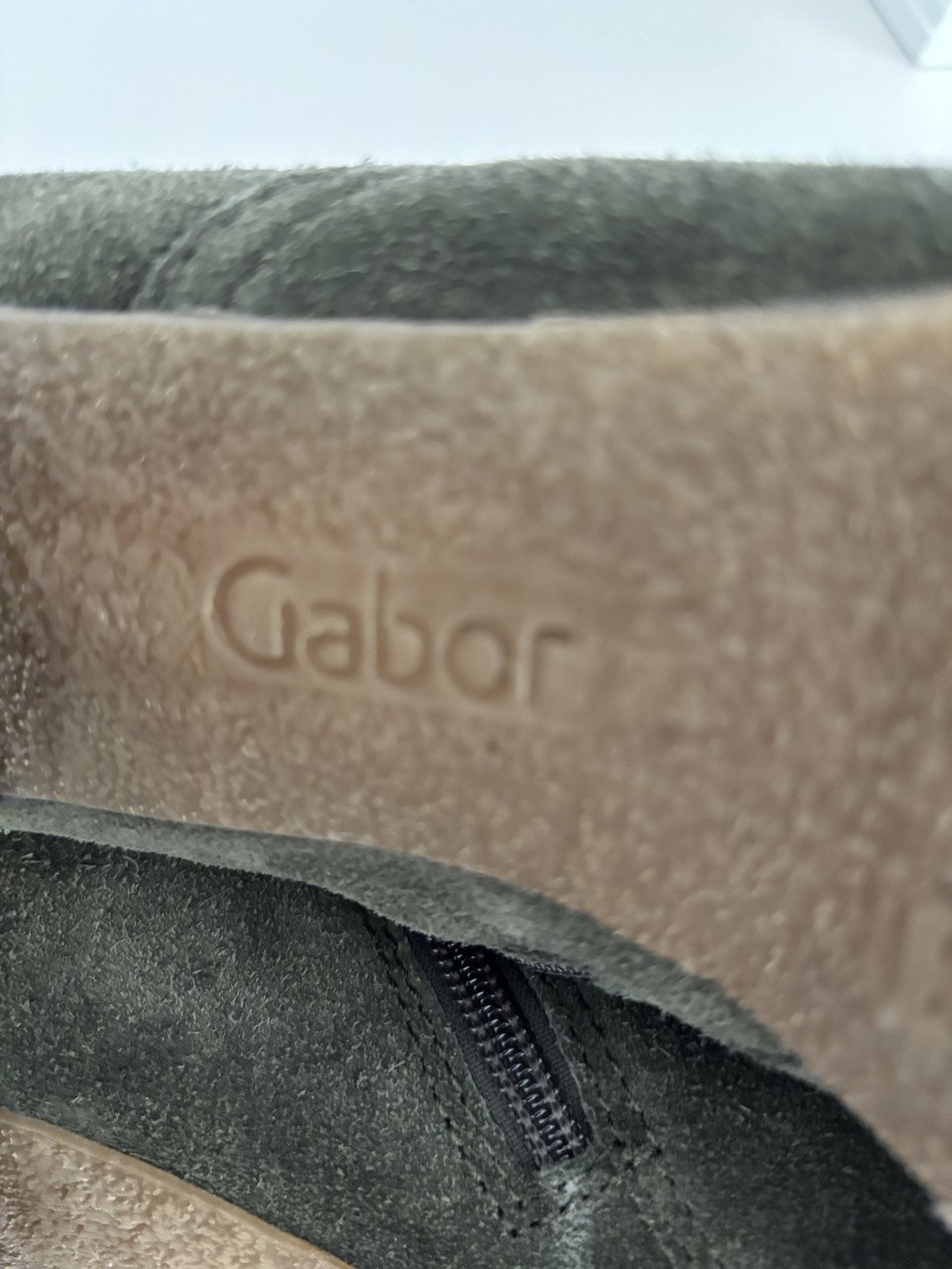 Suede enkellaarsjes Gabor