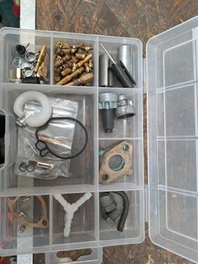 Te koop onderdelen peugeot vivacity