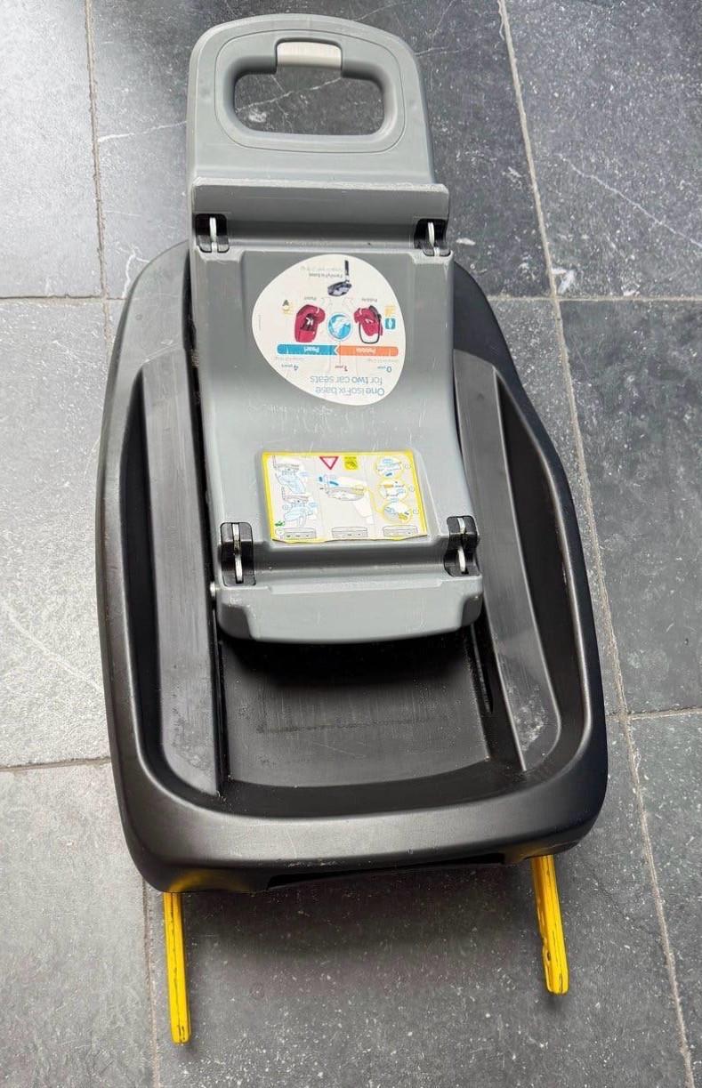 Maxi-Cosi Pearl autostoel met FamilyFix base