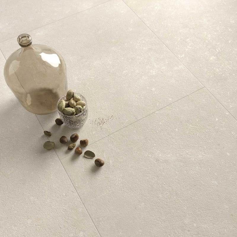 NIEUW IN HET ASSORTIMENT! Keramische tuintegel Ultra Serica Ivory 80x80x3cm
