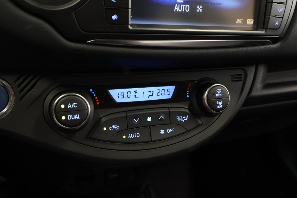 Toyota Yaris 1.5 hybrid aqua edition