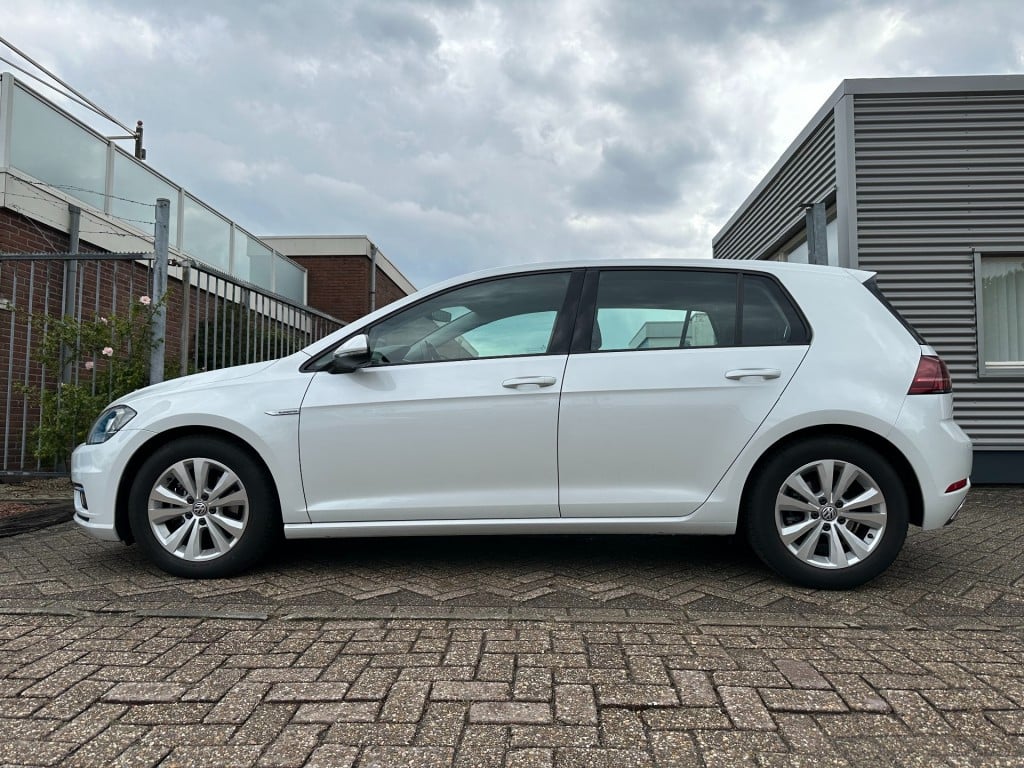 Volkswagen Golf 1.5 tsi comfortline business dsg pdc navi carplay