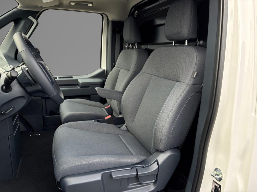 Kia Pv5 l2h1 essential 71.2 kwh | demonstratieauto | houten vloer en wanden