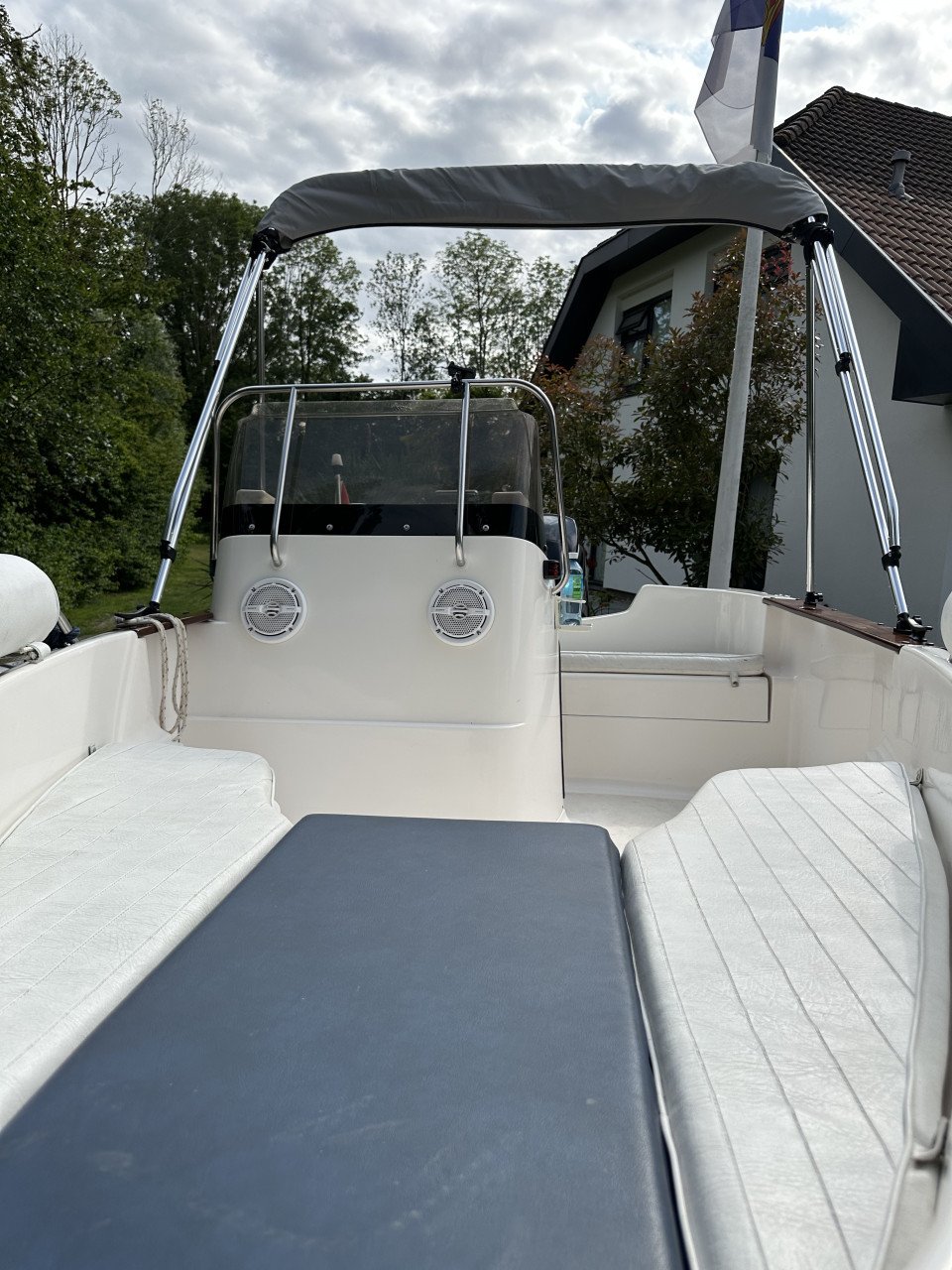 Mooie Elan 15SC met vrijwel nieuwe Mercury 60 pk en Pega trailer