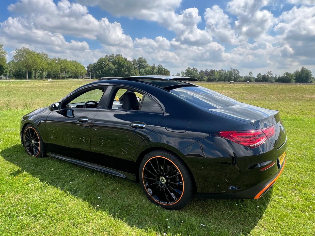 Mercedes cla orange edition