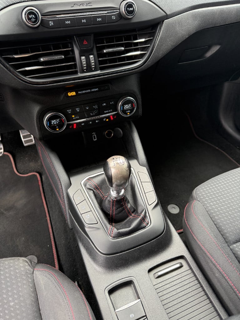 Ford Focus 1.0 ecoboost st line business