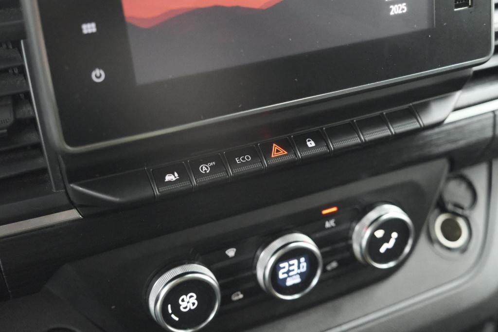 Renault Trafic 2.0 dci 110 t30 l2h1 work edition | trekhaak | camera | navi