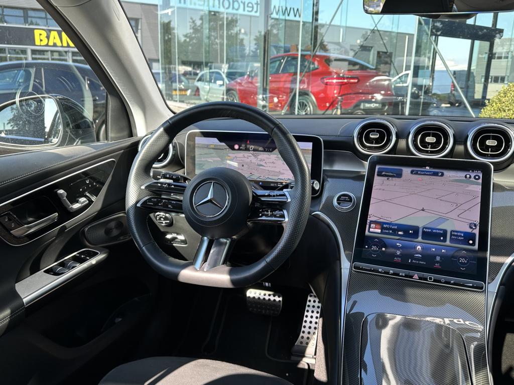 Mercedes-Benz Glc 300e 4matic amg i airmatic l gestuurde achteras l panoram