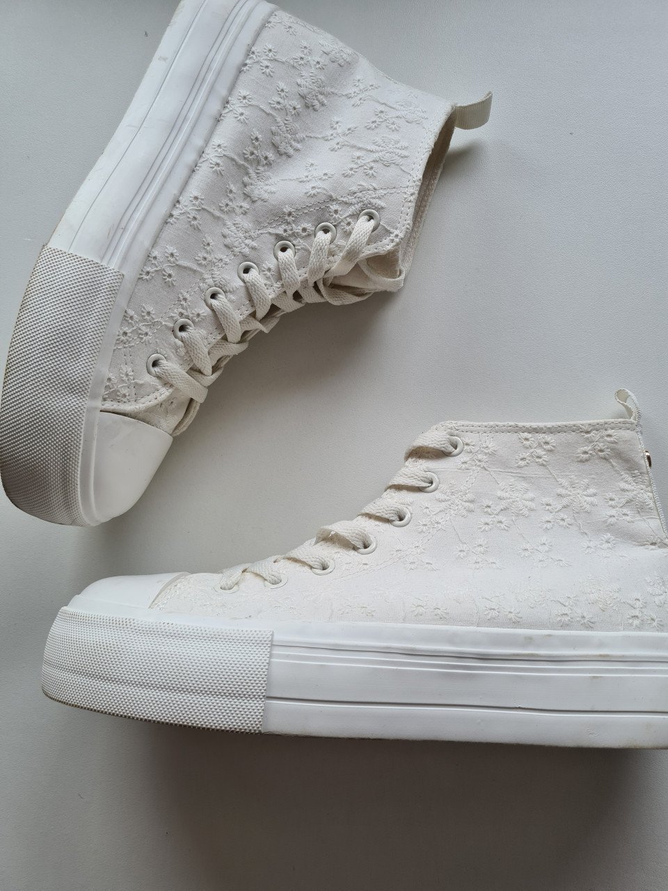 Nieuwe broderie hoge witte sneakers van Primark  Maat 39