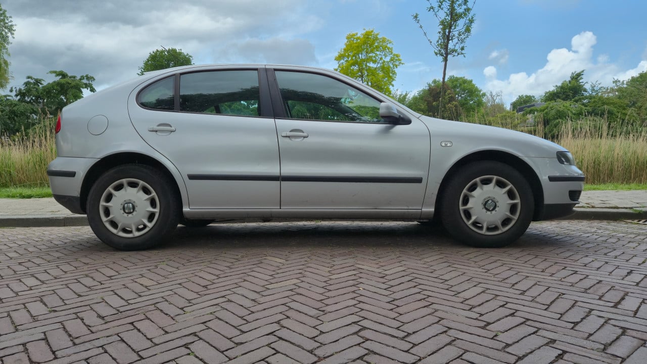 Seat Leon 1.6 uit 2002 – Airco, Bluetooth radio, Android auto