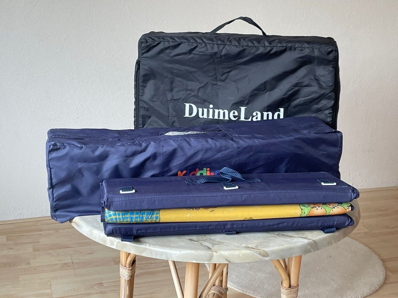 Compleet campingbedje + matras + lakens en deken