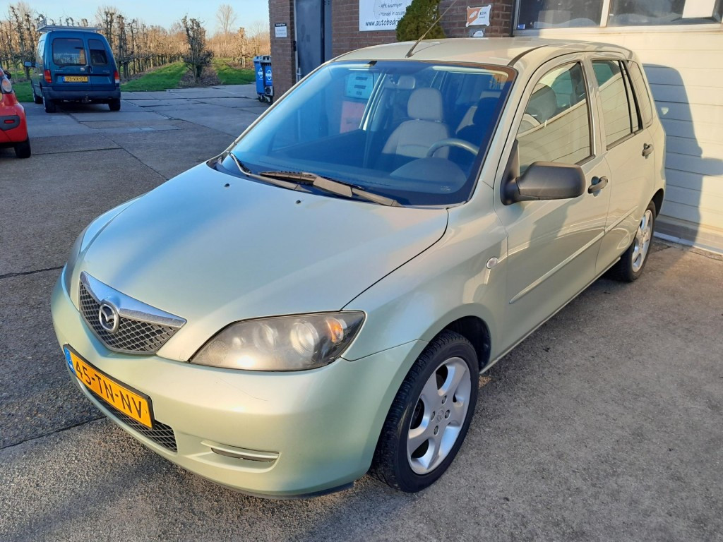 Mazda 2 1.4i touring