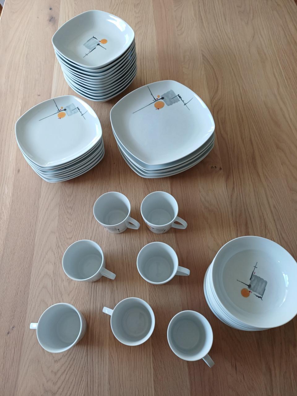 Te Koop: Vrolijk  gekleurde Servies set Sunrise